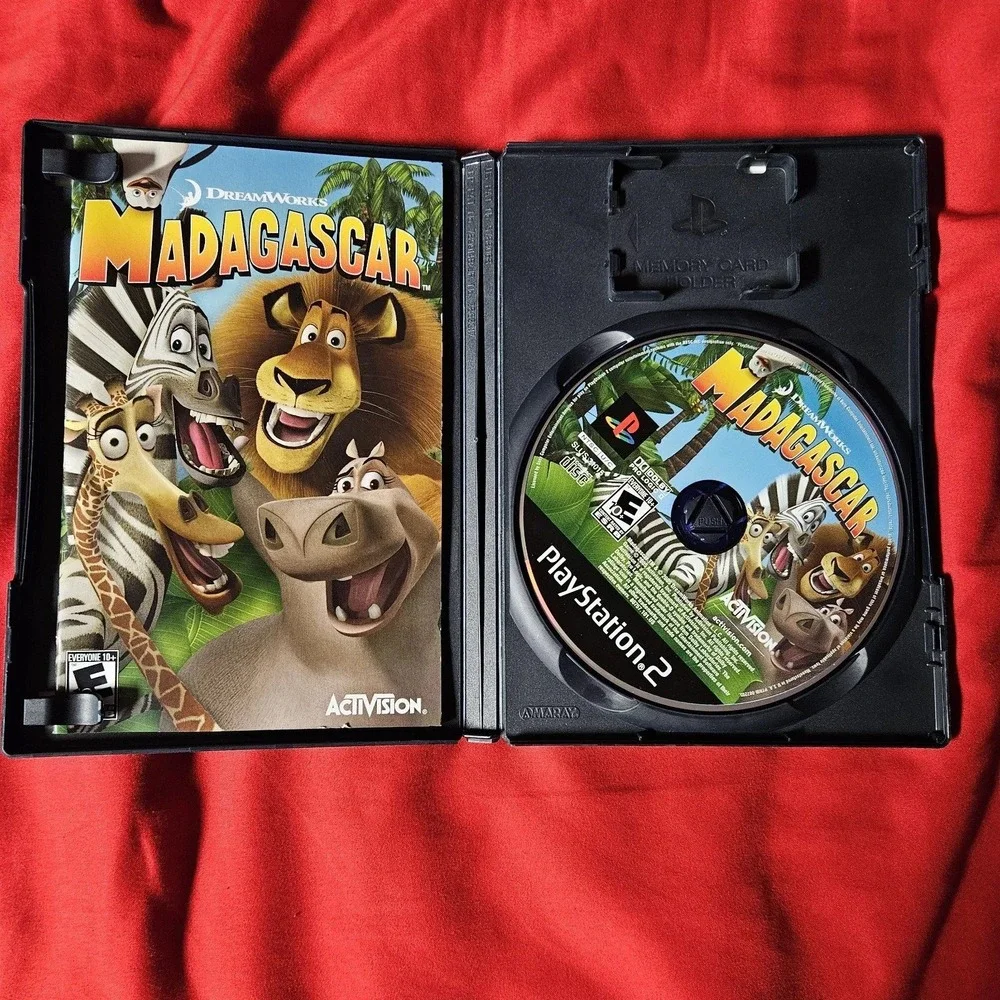 Madagascar Sony PlayStation 2 PS2 DreamWorks Activision Video Game CIB E10+